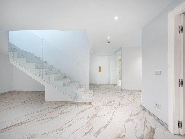Villa con 4 Dormitorios  en Marbella