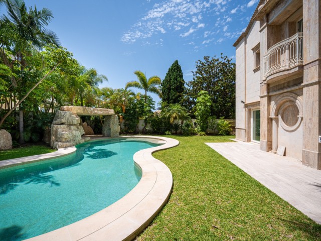 Villa con 4 Dormitorios  en Marbella