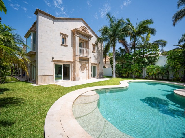 Villa con 4 Dormitorios  en Marbella