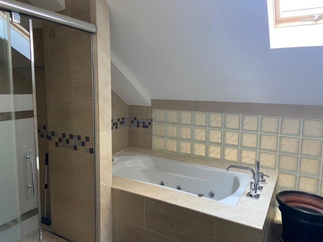 4 Schlafzimmer Apartment in Estepona