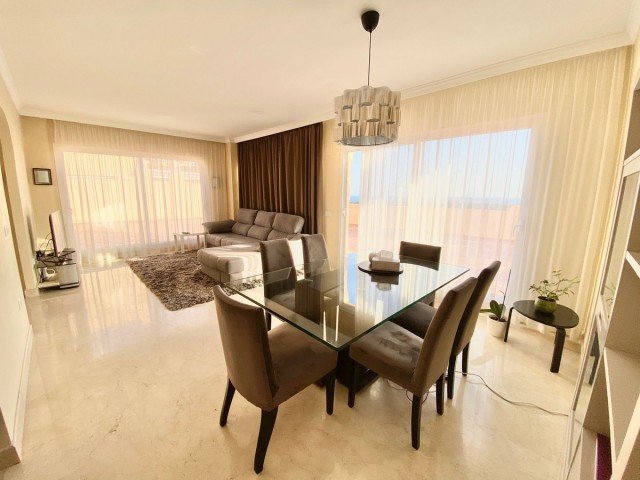 3 Bedrooms Apartment in Elviria