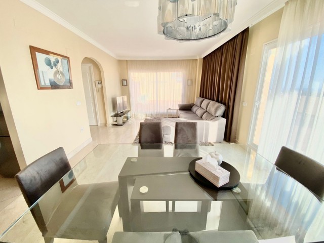 3 Bedrooms Apartment in Elviria