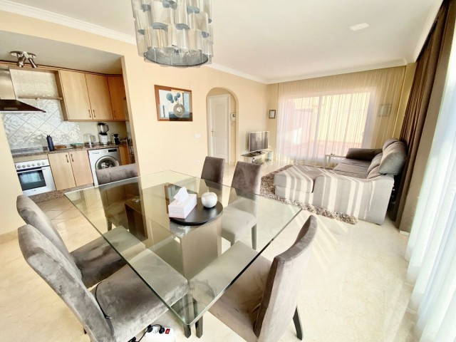 3 Bedrooms Apartment in Elviria