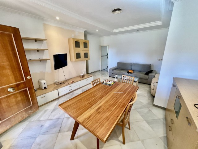Apartamento con 2 Dormitorios  en Puerto Banús
