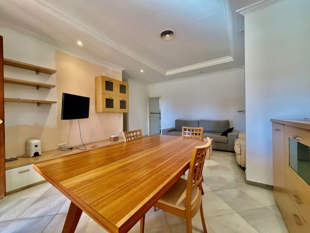 Apartamento con 2 Dormitorios  en Puerto Banús