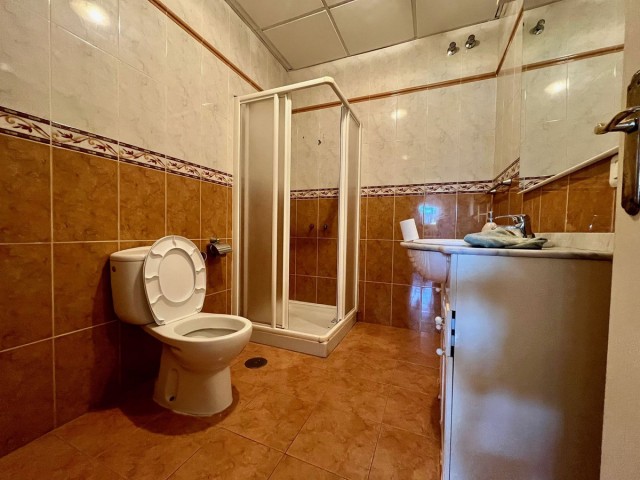 Apartamento con 2 Dormitorios  en Puerto Banús