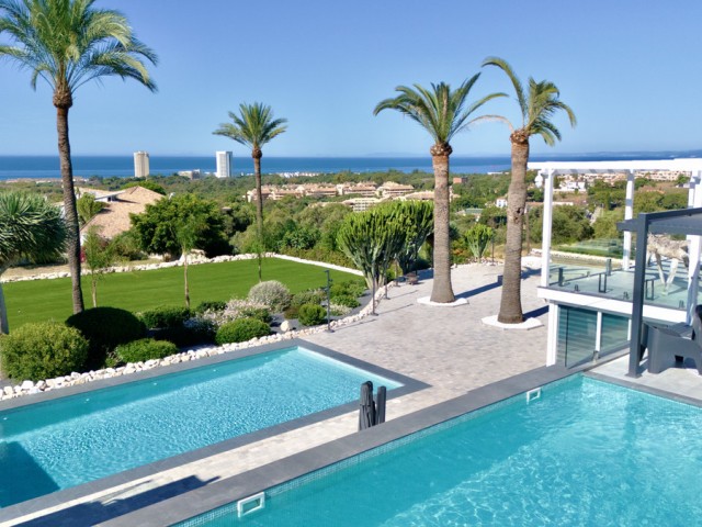 4 Sovrums Villa i Elviria