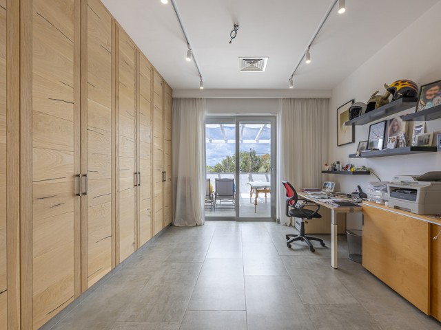 4 Sovrums Villa i Elviria
