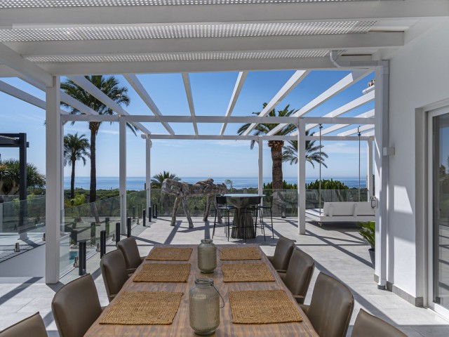 7 Bedrooms Villa in Elviria