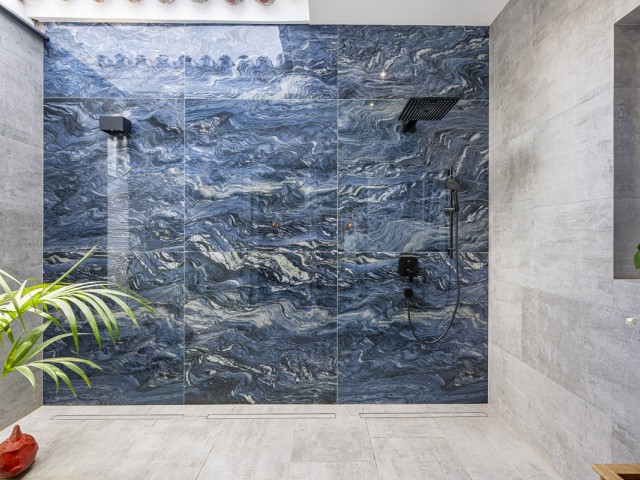 7 Bedrooms Villa in Elviria