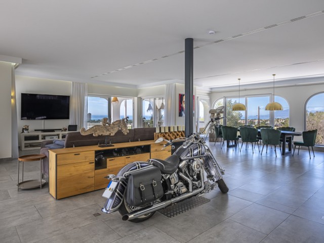 7 Sovrums Villa i Elviria