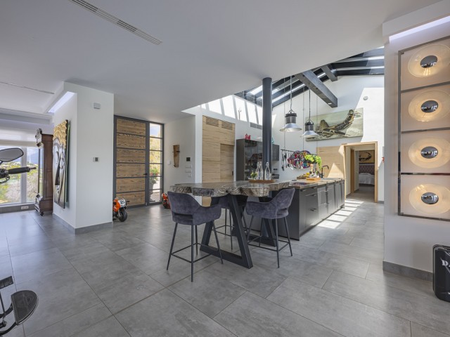 Villa avec 7 Chambres  à Elviria