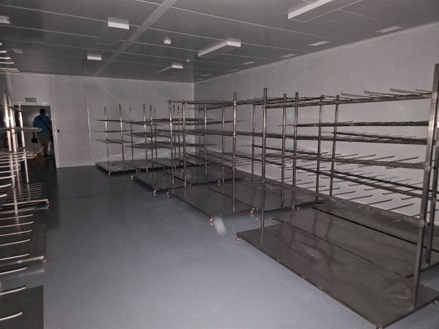 Comercial con 6 Dormitorios  en Casares