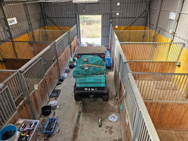 Comercial con 6 Dormitorios  en Casares