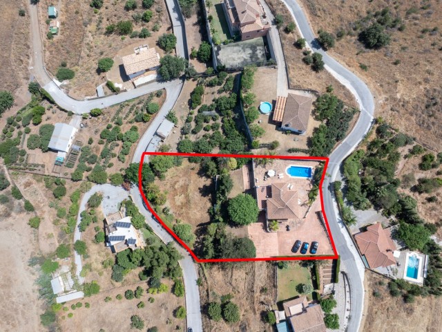 Villa con 4 Dormitorios  en La Cala de Mijas