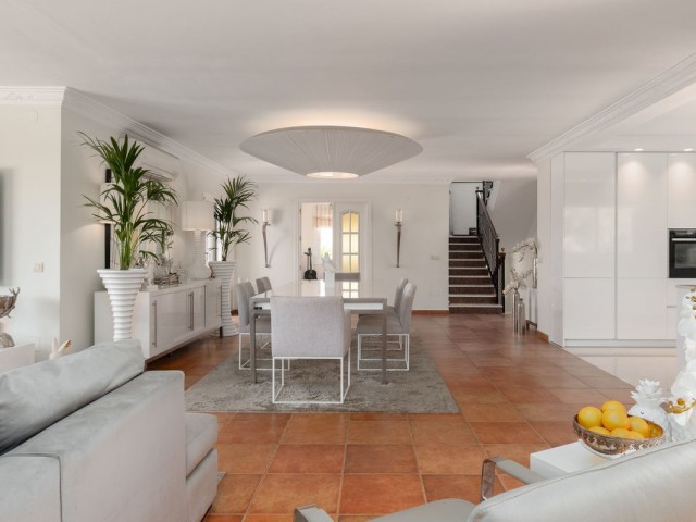 Villa con 4 Dormitorios  en La Cala de Mijas