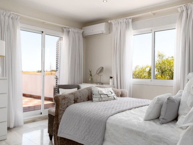 Villa con 4 Dormitorios  en La Cala de Mijas