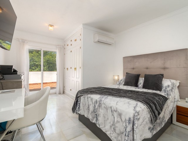 Villa con 4 Dormitorios  en La Cala de Mijas