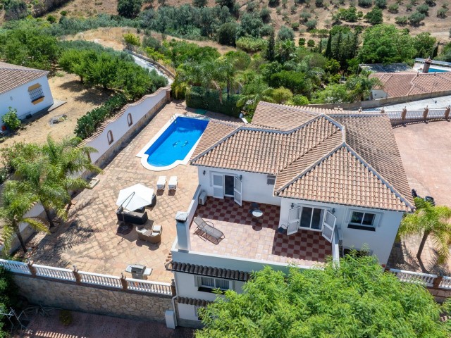 Villa con 4 Dormitorios  en La Cala de Mijas