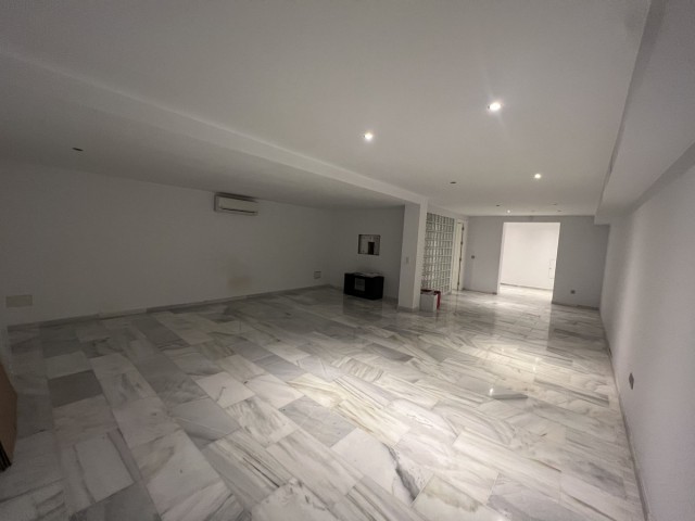 7 Schlafzimmer Villa in Nueva Andalucía