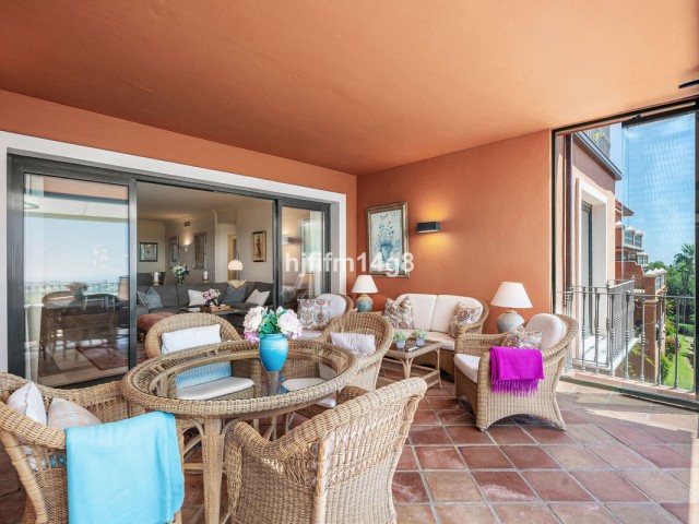 Apartment, Monte Halcones, R5105146