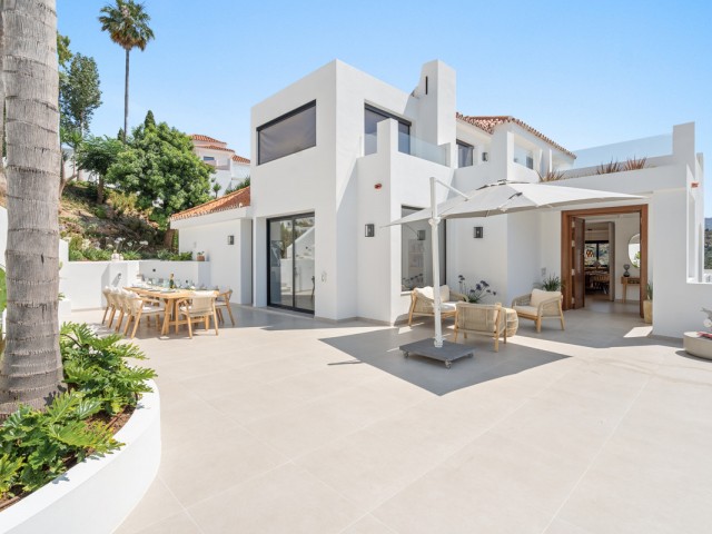 5 Schlafzimmer Villa in Nueva Andalucía