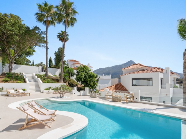 5 Schlafzimmer Villa in Nueva Andalucía