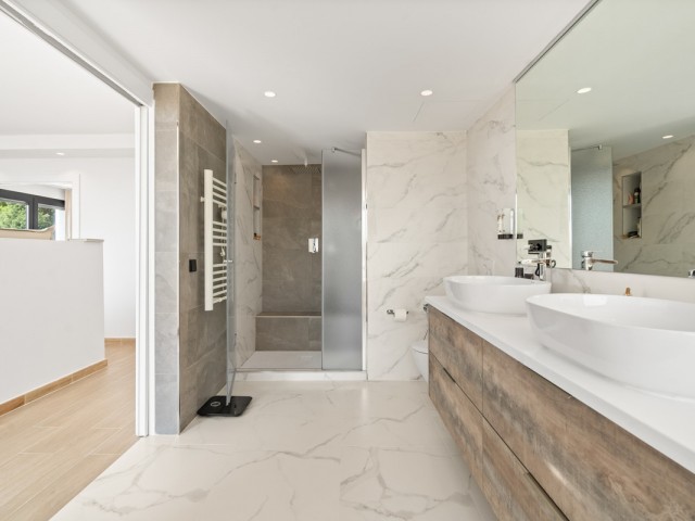 5 Schlafzimmer Villa in Nueva Andalucía