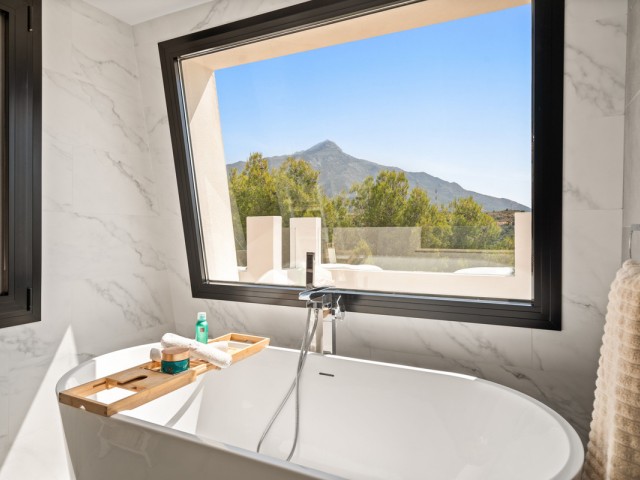 5 Schlafzimmer Villa in Nueva Andalucía