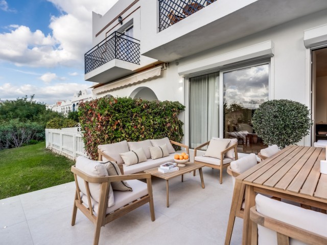 4 Schlafzimmer Reihenhaus in Nueva Andalucía