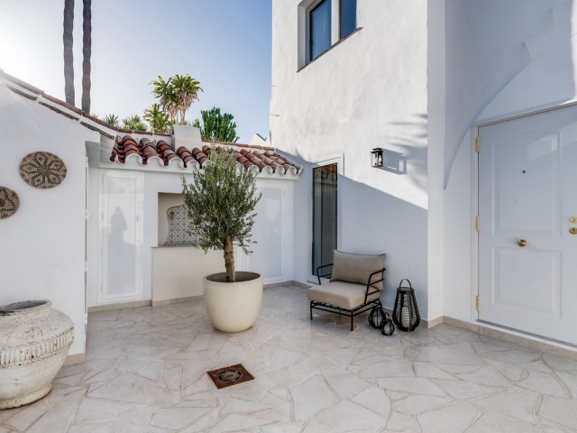 4 Schlafzimmer Reihenhaus in Nueva Andalucía