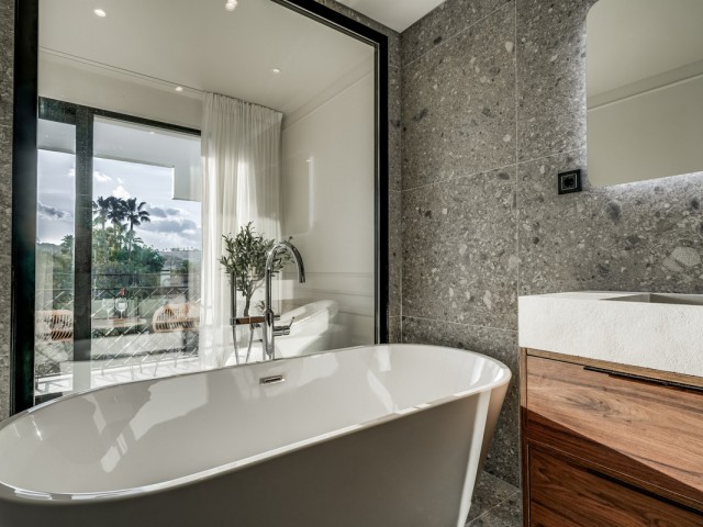 4 Schlafzimmer Reihenhaus in Nueva Andalucía