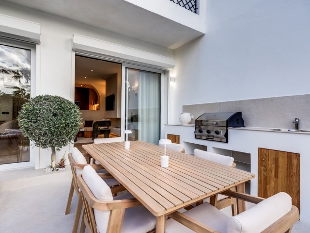 4 Schlafzimmer Reihenhaus in Nueva Andalucía