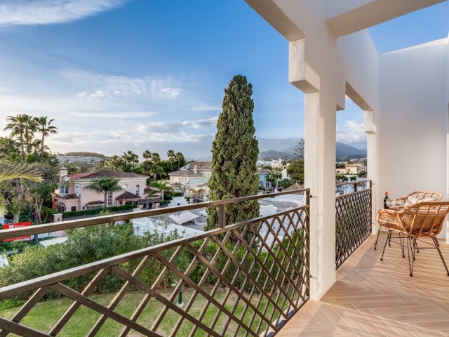 4 Schlafzimmer Reihenhaus in Nueva Andalucía