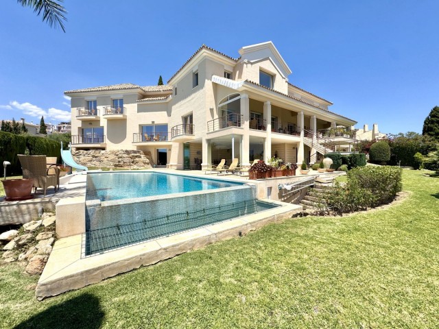 8 Bedrooms Villa in Mijas Golf