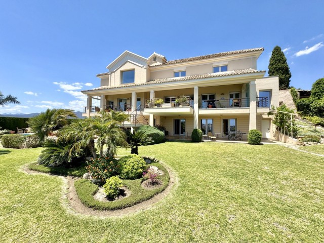 8 Bedrooms Villa in Mijas Golf