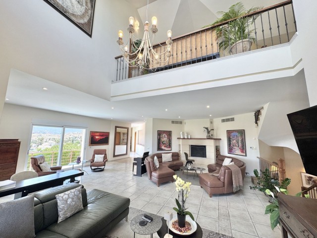 Villa avec 6 Chambres  à Mijas Golf