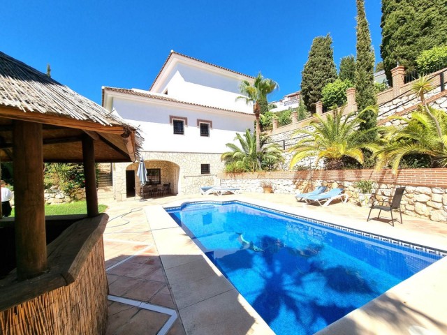 Villa avec 5 Chambres  à Mijas Golf