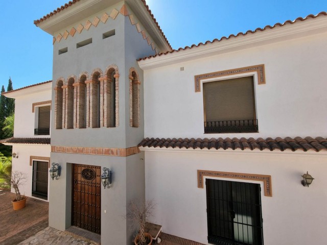 Villa avec 5 Chambres  à Mijas Golf