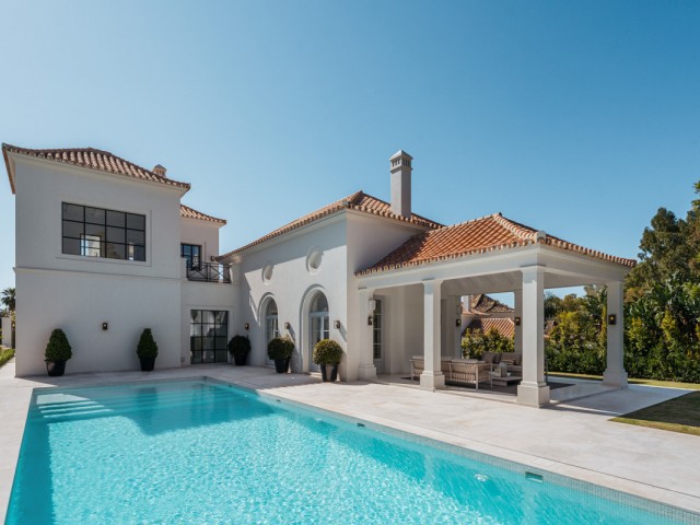 4 Schlafzimmer Villa in Nueva Andalucía