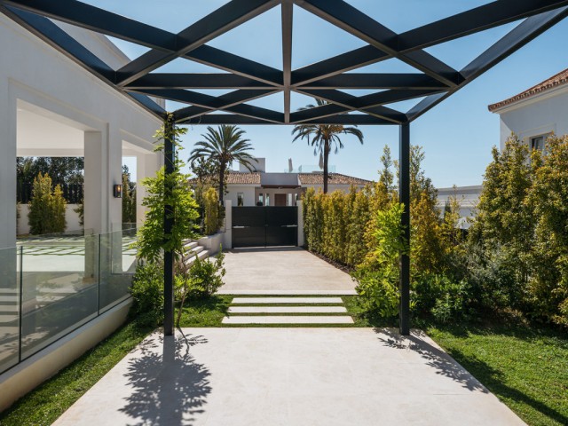 4 Schlafzimmer Villa in Nueva Andalucía
