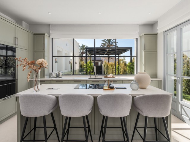 4 Schlafzimmer Villa in Nueva Andalucía
