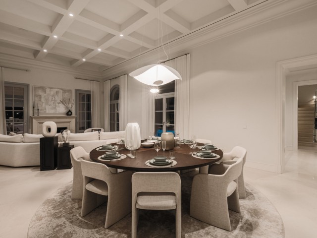 4 Schlafzimmer Villa in Nueva Andalucía
