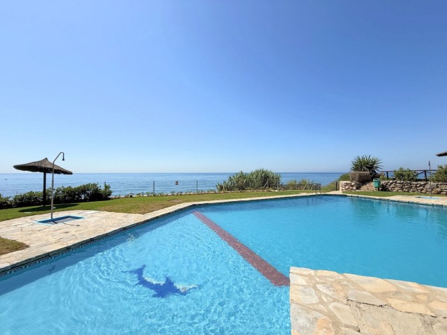 Maison mitoyenne avec 3 Chambres  à Estepona