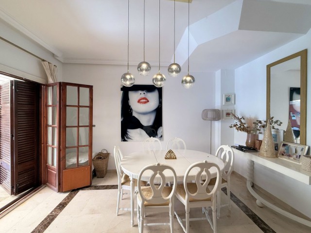 Maison mitoyenne avec 3 Chambres  à Estepona