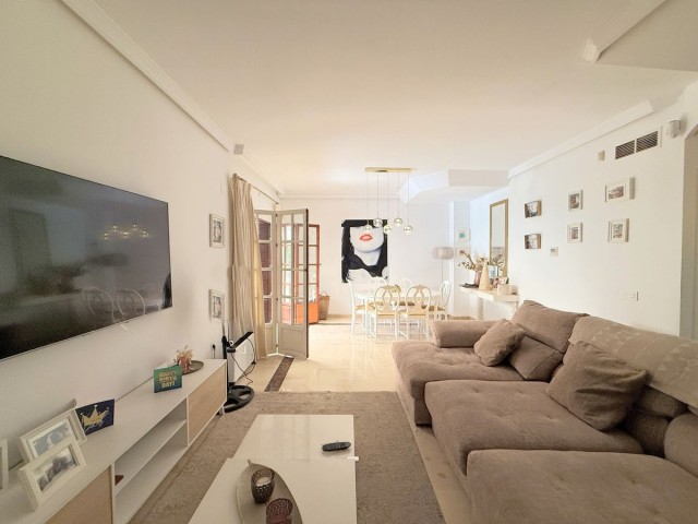 Maison mitoyenne avec 3 Chambres  à Estepona