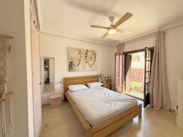 Maison mitoyenne avec 3 Chambres  à Estepona