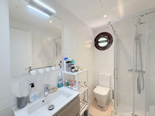 Maison mitoyenne avec 3 Chambres  à Estepona