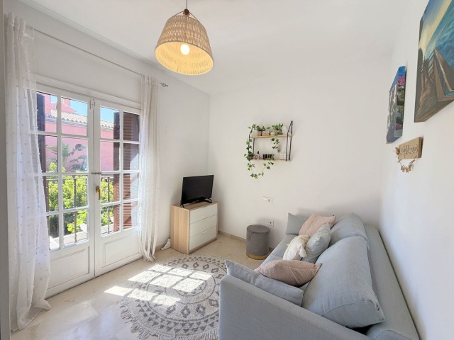 Maison mitoyenne avec 3 Chambres  à Estepona