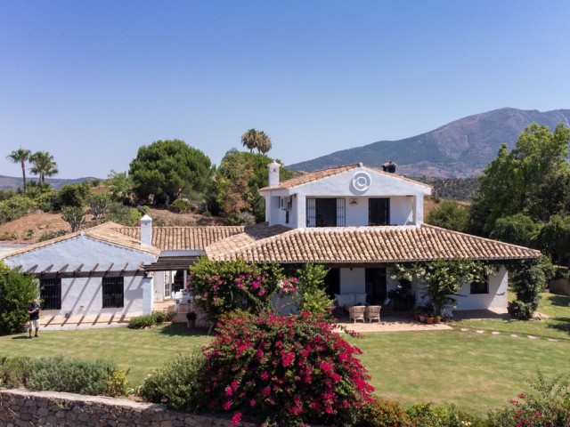 Villa con 4 Dormitorios  en La Cala de Mijas